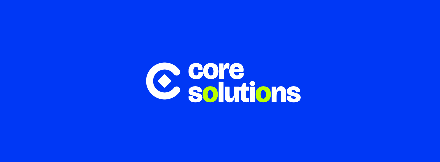 Core Solutions — logo de la marque sur fond bleu électrique